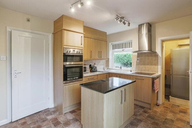 3 bed Detached for sale Image 6