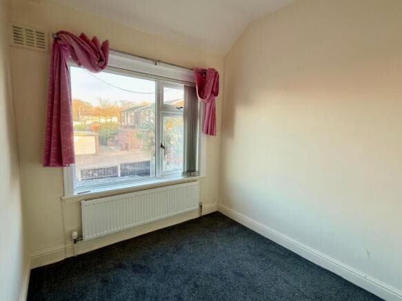3 bed Terraced to rent Image 8