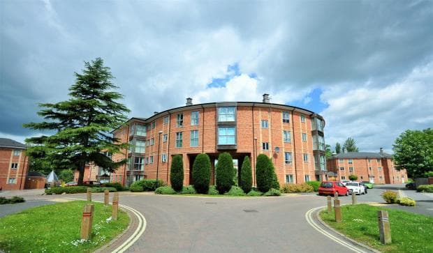 2 Bedroom Flat For Rent In St Johns Walk, York, Yo31 in york