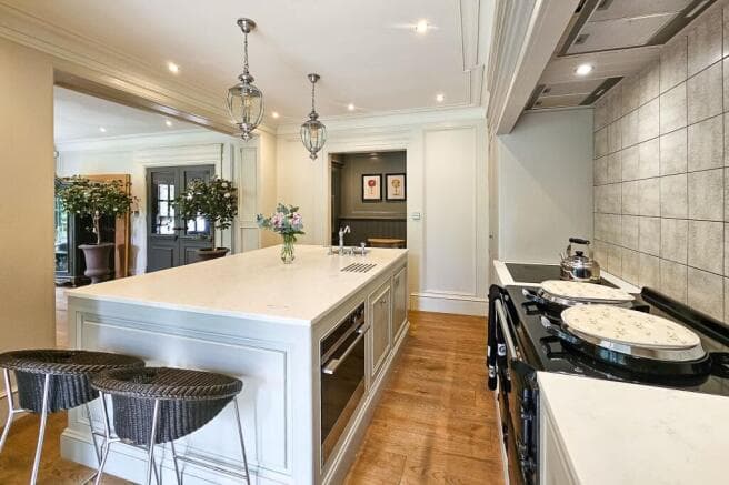 4 bed Detached for sale Image 10