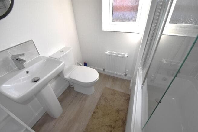 3 bed Detached to rent Image 12