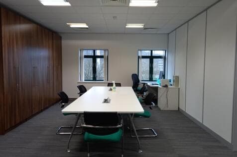 Office to rent Image 4