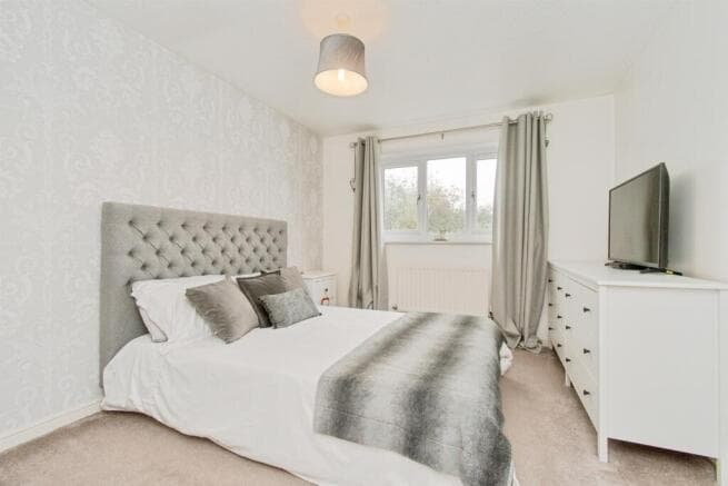 4 bed Detached for sale Image 4