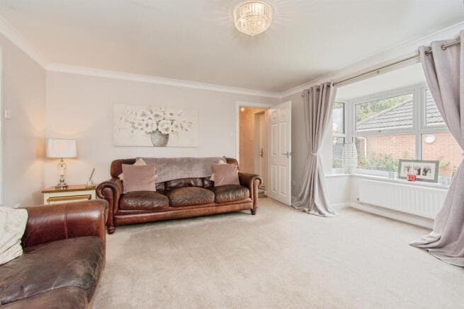 4 bed Detached for sale Image 5