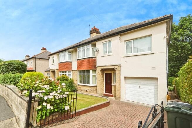5 bed Semi-Detached for sale in shipley