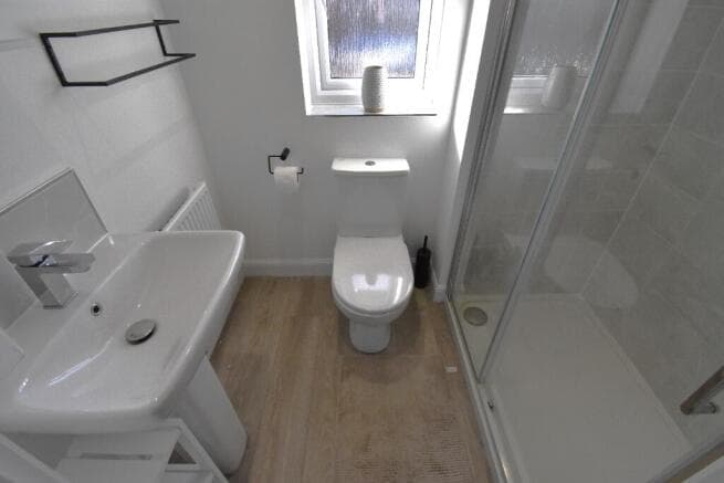 3 bed Detached to rent Image 11