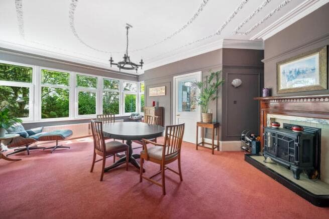 5 bed Detached for sale Image 10