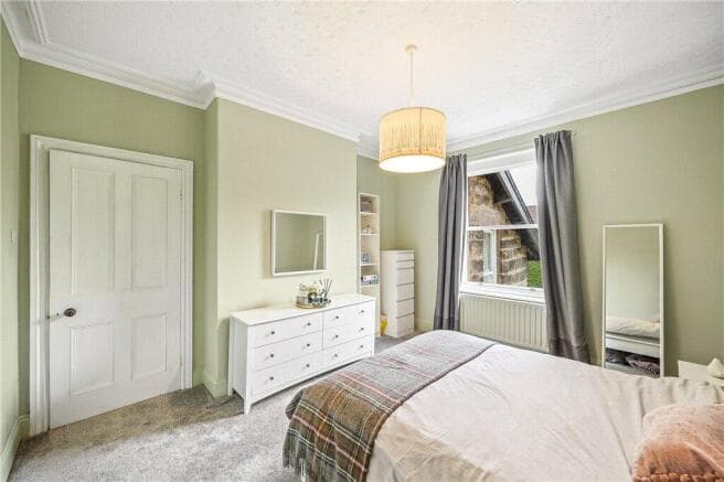 4 bed Detached for sale Image 9
