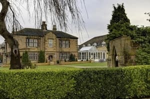 Rogerthorpe Manor Hotel