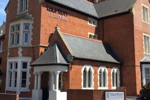 Accommodation at Taunton Town House in exeter airport