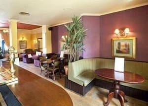 Accommodation at Kings Arms Hotel Westerham by Greene King Inns in london biggin hill airport