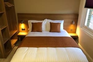 Accommodation at Eagle Hotel in london luton airport