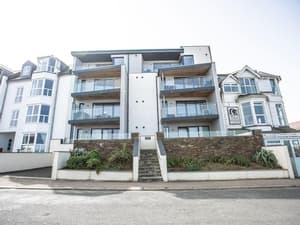 Onshore 6 - Newquay Towan Beach View