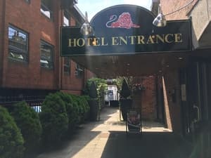 Accommodation at Red Lion Hotel in lasham airfield