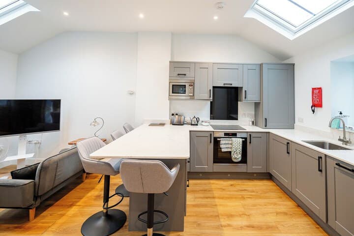 Town Center cottage Image 8