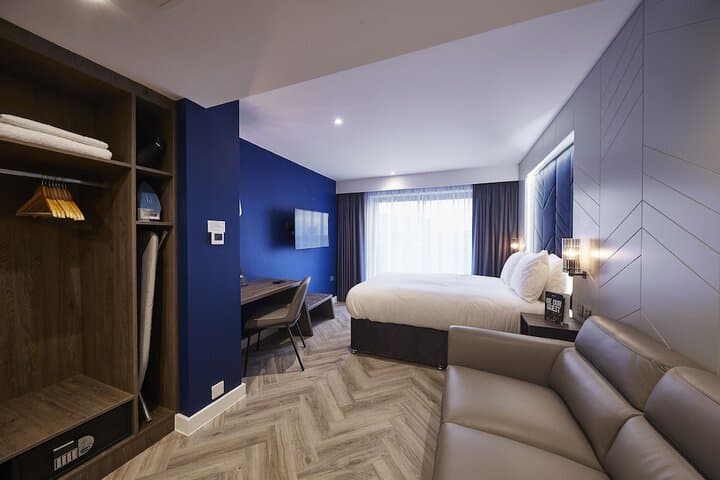 Roomzzz York City Image 9