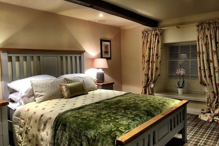 The Moon Inn at Stoney Middleton Image 7