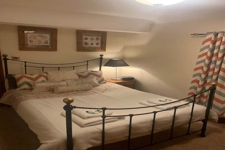 Ye Olde Mustard Pot Image 12