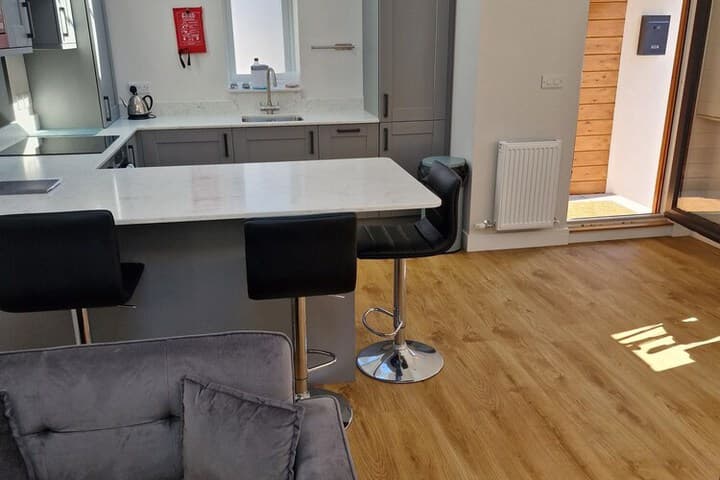 Town Center cottage Image 6