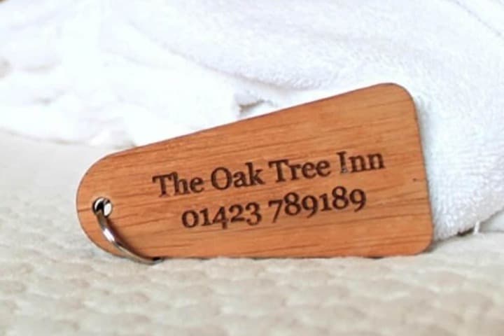 The Oak Tree Inn Image 6