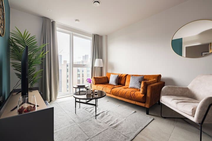 Leeds Centre by Charles Hope Image 1