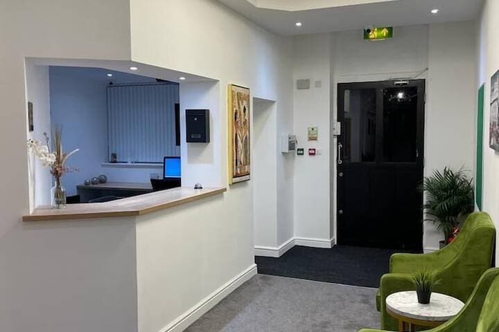 Dusties Hotel Image 4