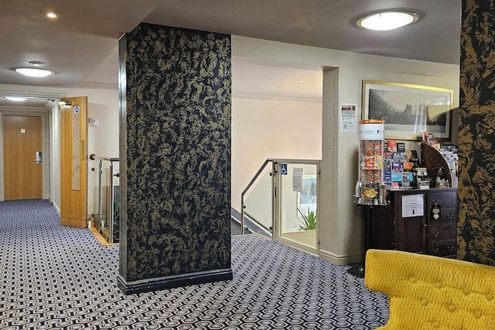 The Queens Hotel Image 10