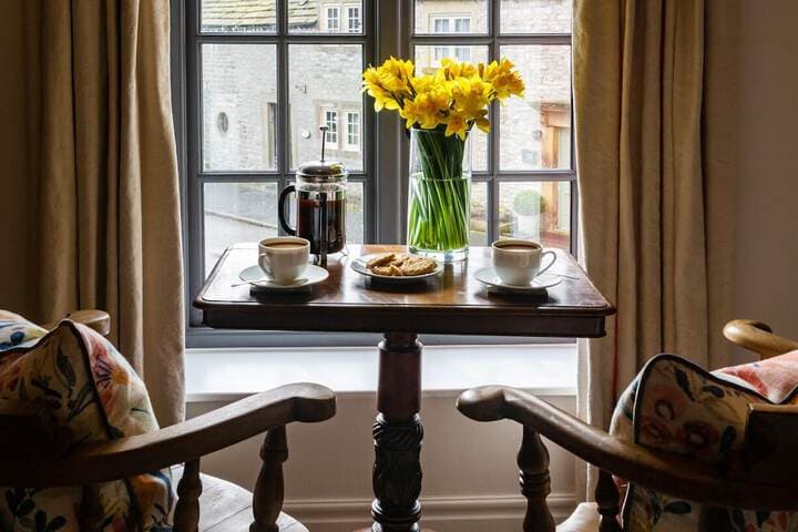 The Bull at Foolow Image 9