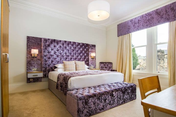 White Hart Hotel &  Apartments Image 12