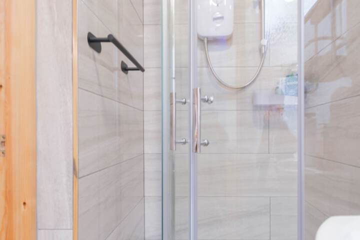 Industrial Studio Near Headingley Stadium Image 11