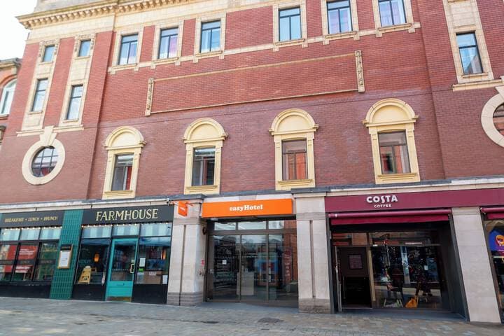 easyHotel Leeds Image 4