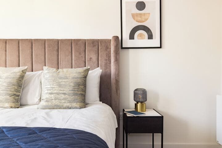 Leeds Centre by Charles Hope Image 6