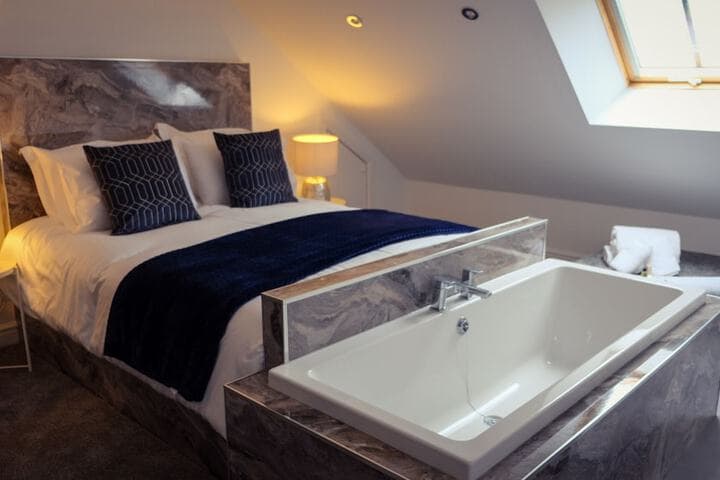 St Hildas Boutique Image 11