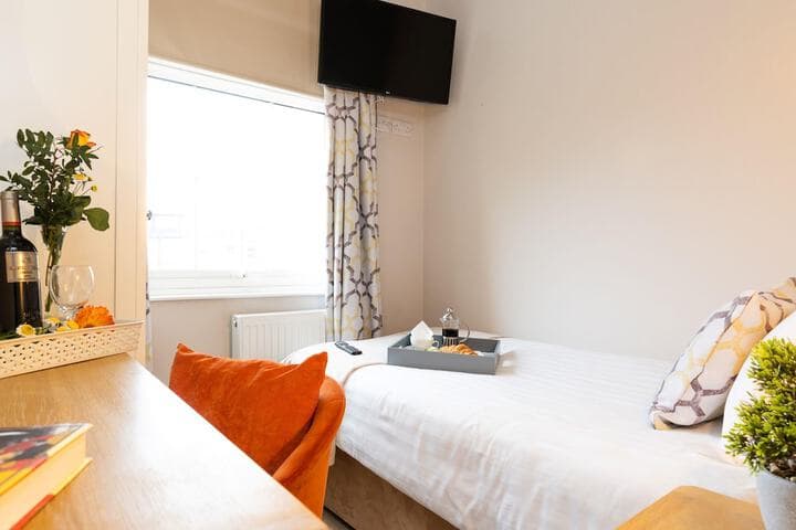 The Clarence Gardens Hotel BW Signature Collection Image 6