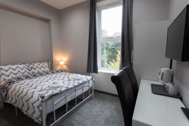 High Bank Hotel Image 11