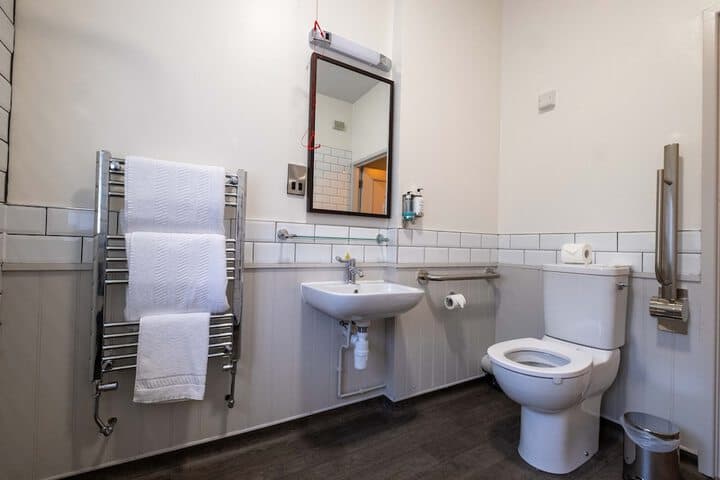 Rockingham Arms by Greene King Inns Image 2