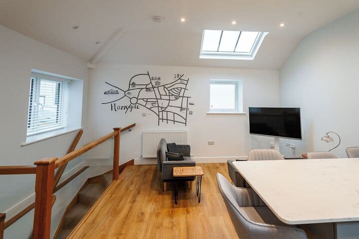 Town Center cottage Image 9