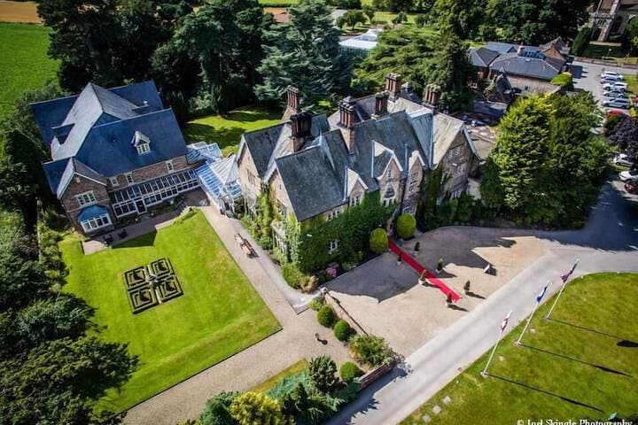 The Parsonage Hotel &  Spa Image 1