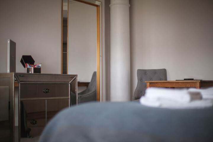 Riverside Studios Image 5