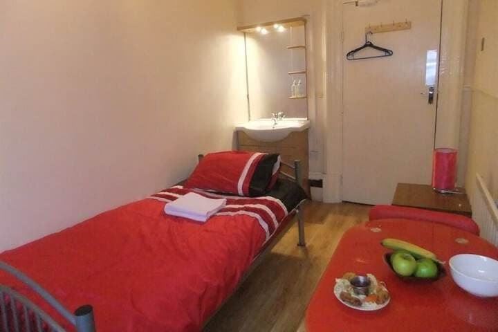 Heavenly Nights Guest House Image 9