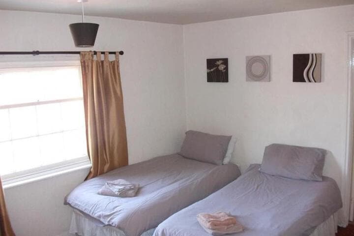 Three Tuns Hotel Image 4