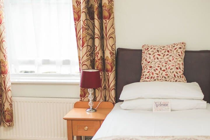 The Oak Wheel Pub Image 4