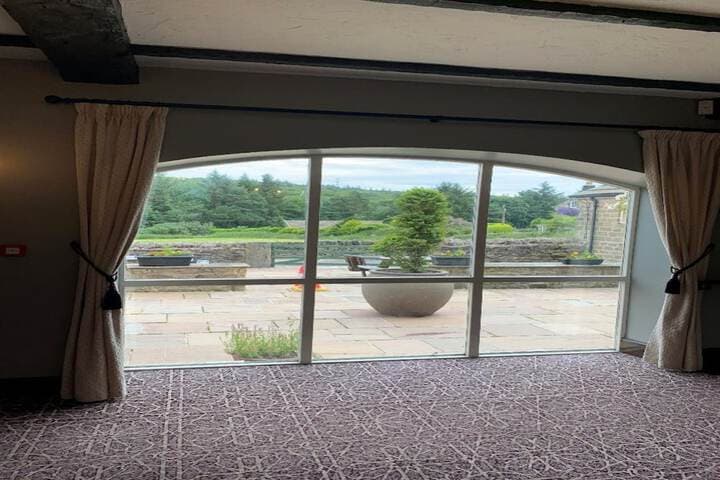 Ye Olde Mustard Pot Image 3