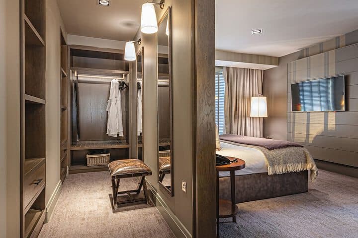 Dakota Leeds Image 12