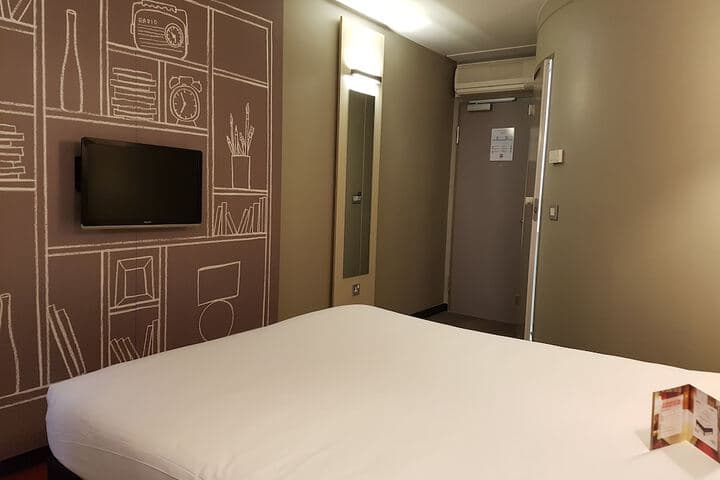 ibis Sheffield City Image 9