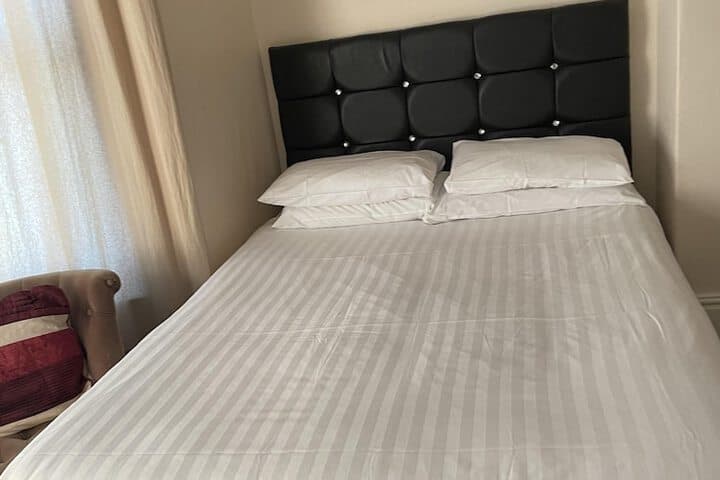 Diamonds Lodge Ltd Image 2