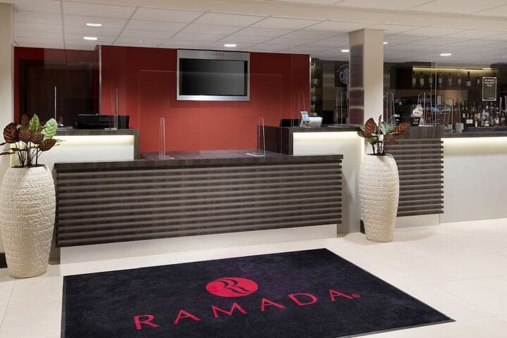 Ramada by Wyndham Leeds East Image 4