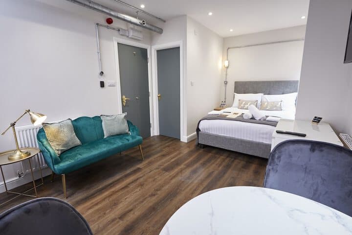 Three Cranes Serviced Apartments Image 6