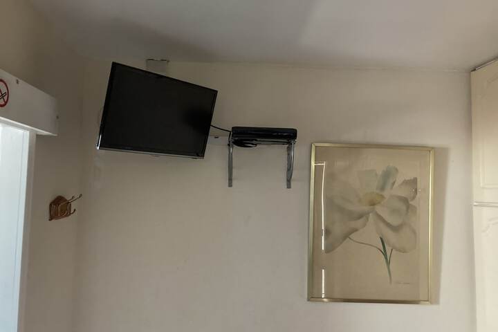 Harman Suites 1 &  2 Image 11