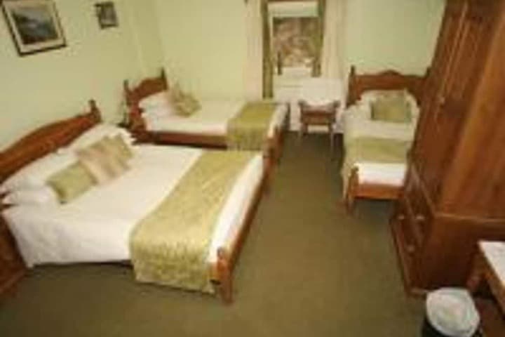 Ladybower Inn Image 4